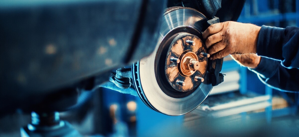 انحراف خودرو زمان ترمز گیری